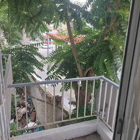 Small Budget Center * 塞萨洛尼基