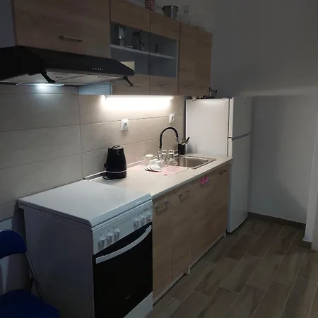 Small Budget Center דירה