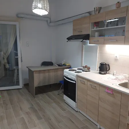 Small Budget Center 塞萨洛尼基