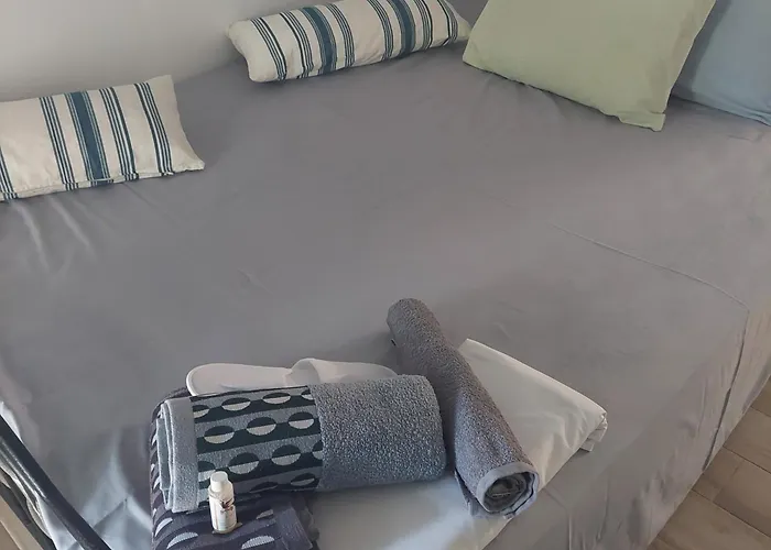 Small Budget Center Apartmán *