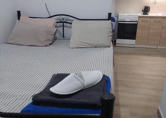 Apartment Small Budget Center *