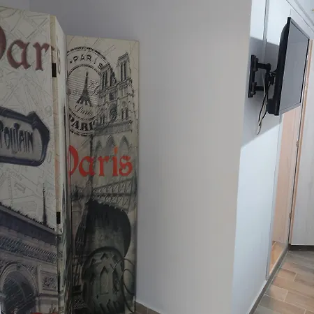 Small Budget Center Daire *